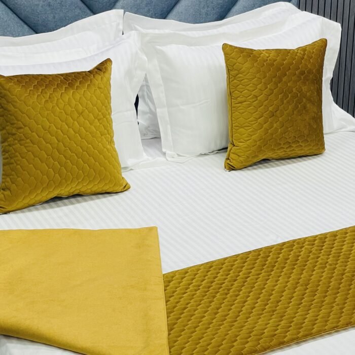 Bed Runner Golden